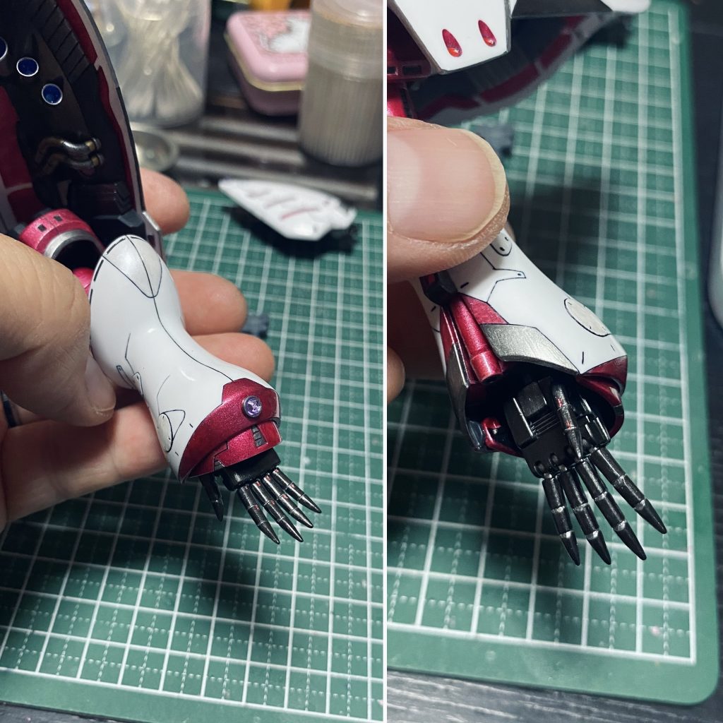 ハンドパーツは、キットのパーツを尖らせ、レッドptを追加。