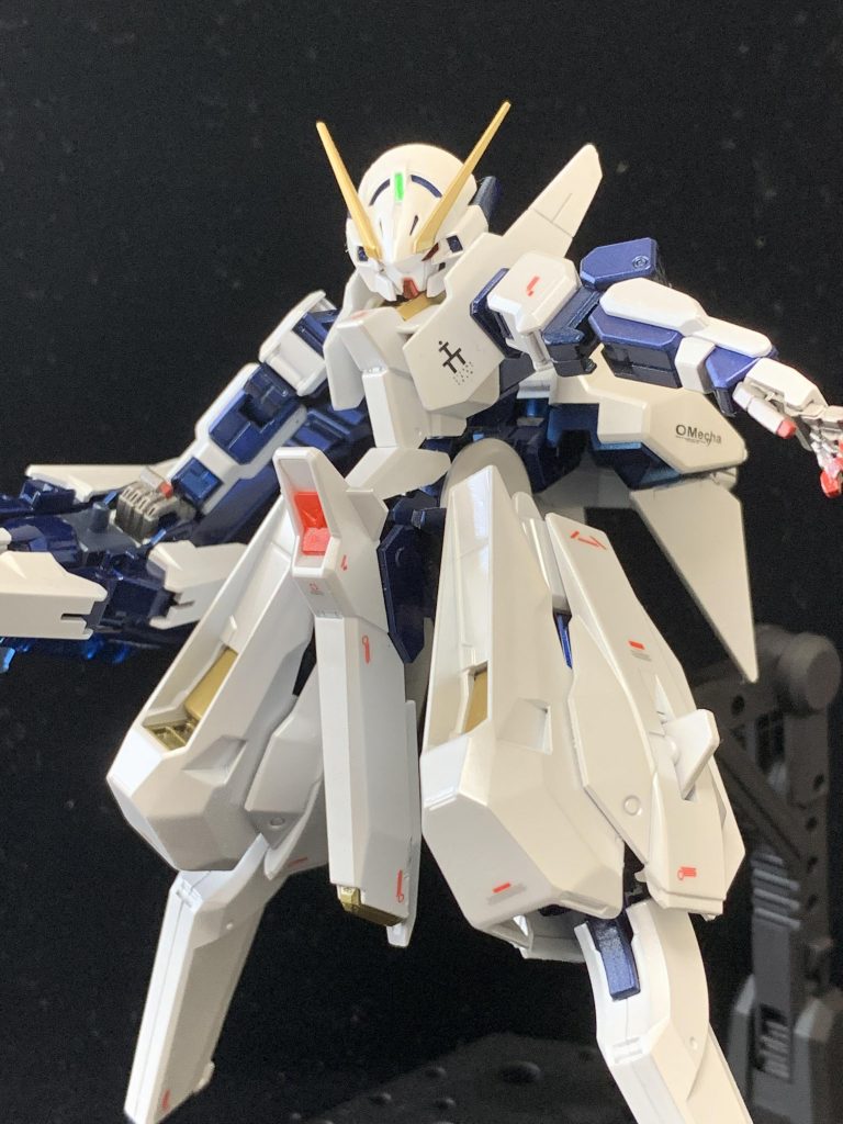キットそのものには特に細工はせず、脚の合わせ目をモールド化したくらいです。