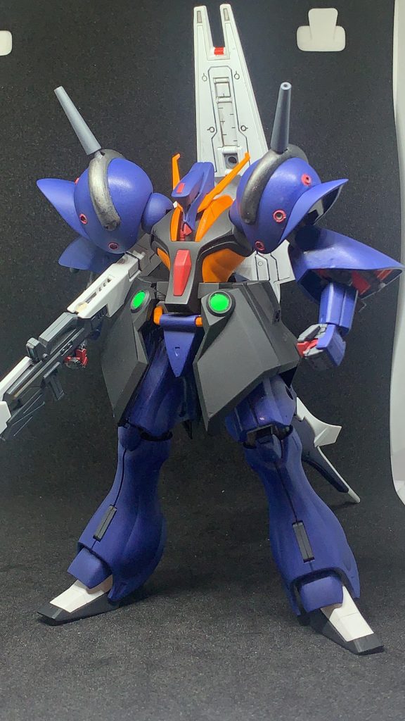 胴体の黒は黒サフで他は筆塗りです。