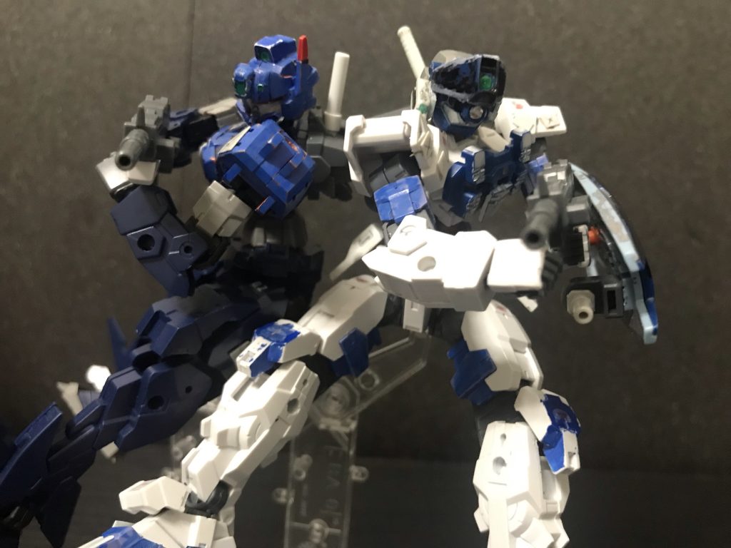 マシンガンを打ちまくる二機