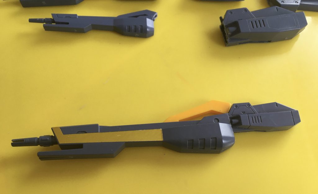 ツインバスターライフルは前半部が1/60で後半部が1/100です。