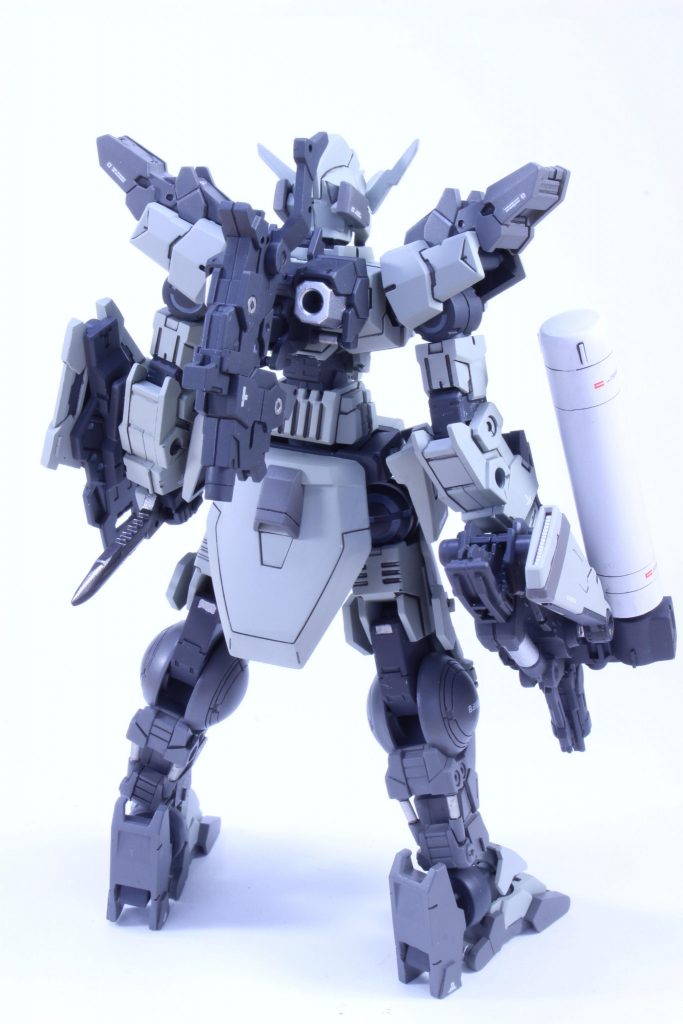 前回のバックショットでは、腰パーツが取れていましたが、今回のためにちゃんと取り付けて撮り直しました。