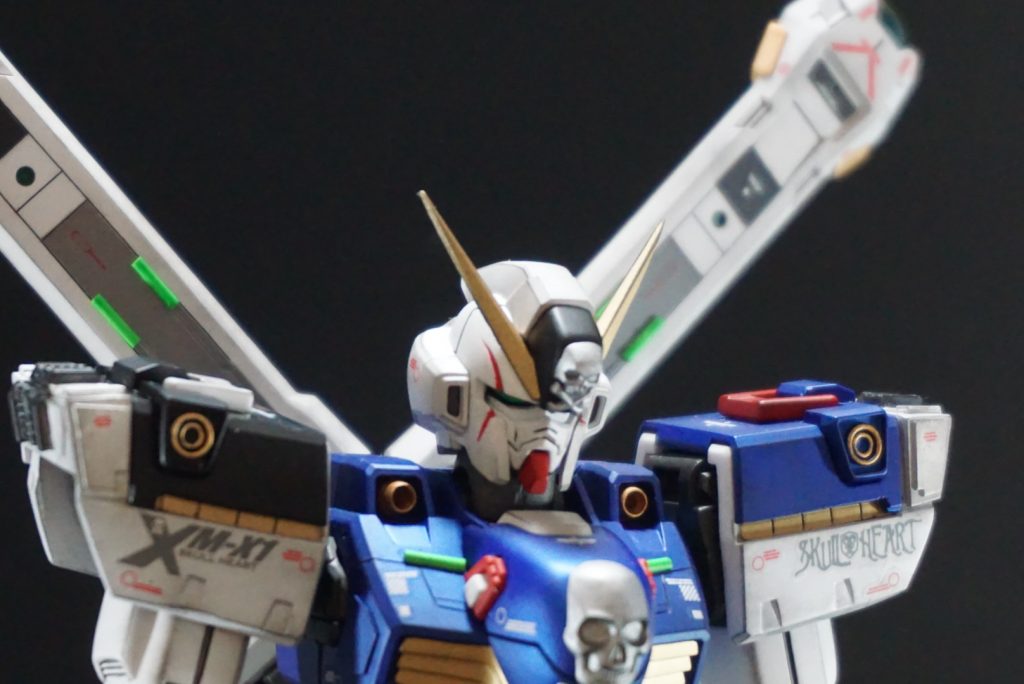 バストアップ肩部が寂しかったので延長&自作パーツで工作しています。完成するまでは蛇足だったかなと思ってましたが、くっ付けてみると悪くないんじゃないですかね、手前味噌ですが。 