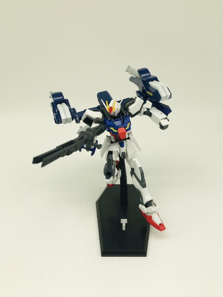 別途作成した展開状態の70-31式電磁加農砲を持たせることができます。