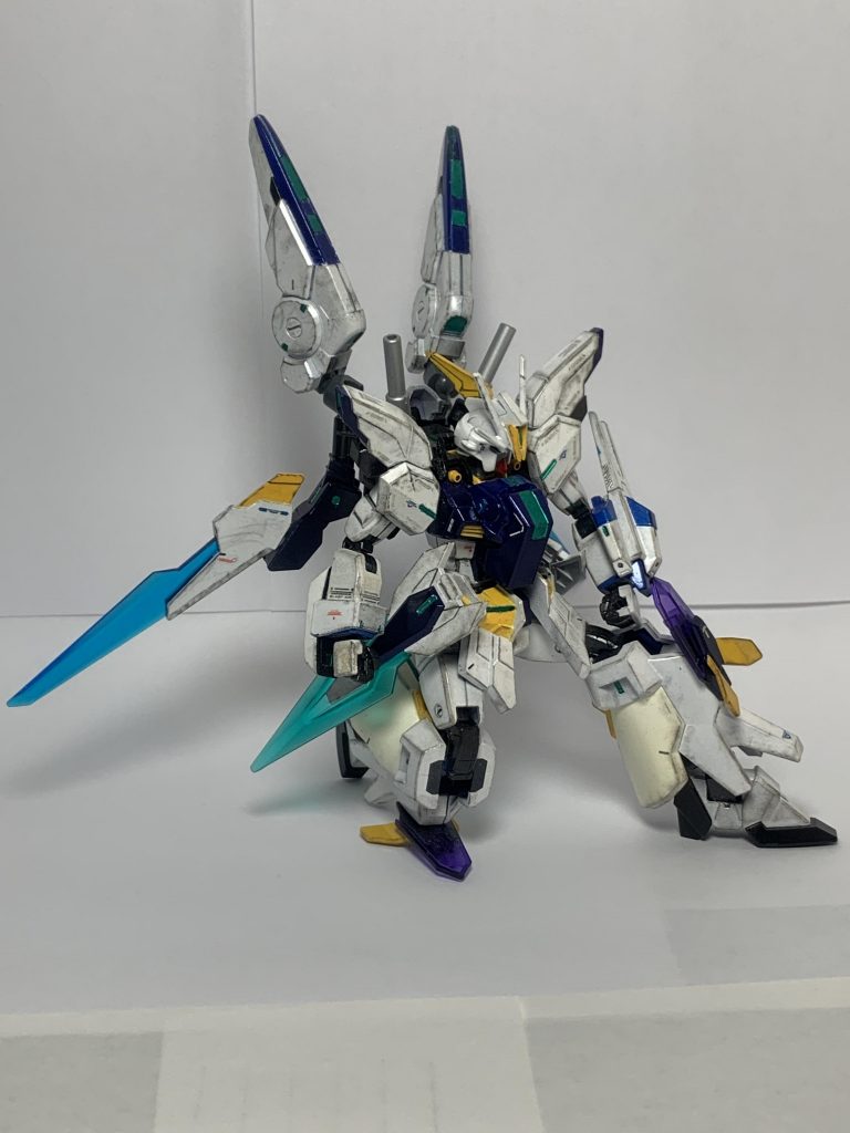 膝立ち状態。上半身が反らないでポージングができるようにしました！