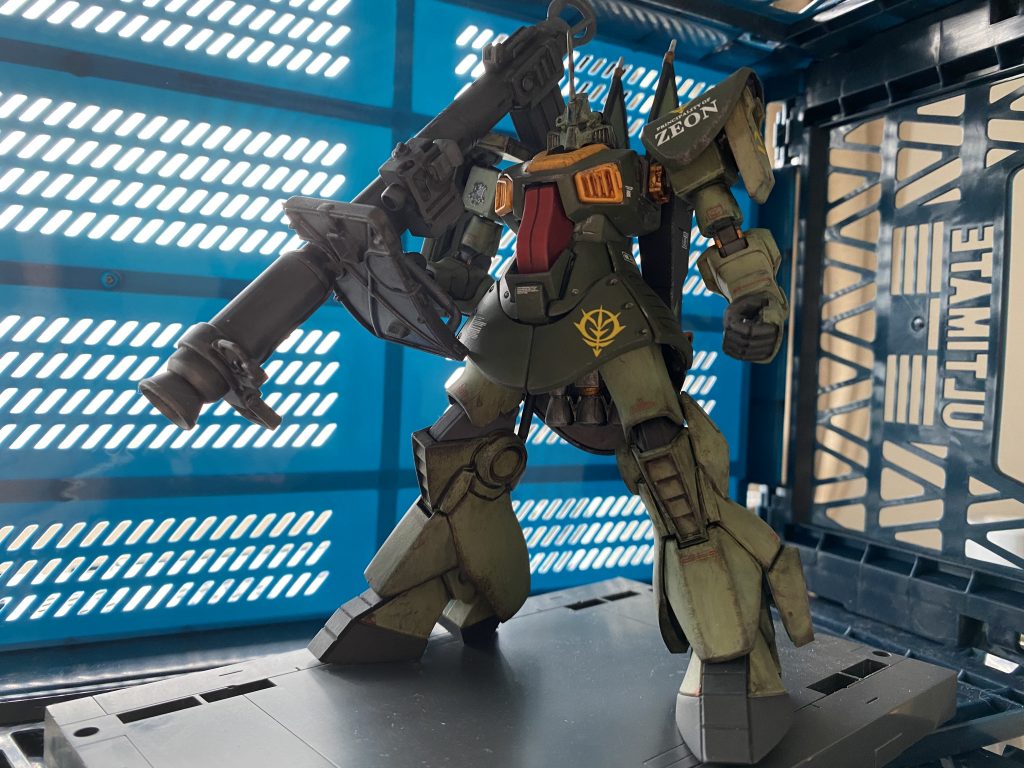 腰部のプラ板貼りつけと股間軸延長の効果で立ち姿にドッシリ感が出ました😁