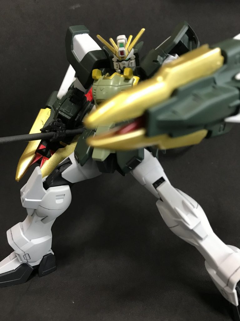 ドラゴンハングの金色は下地シルバーでクリアイエローを重ねて綺麗なメタリックを目指しました