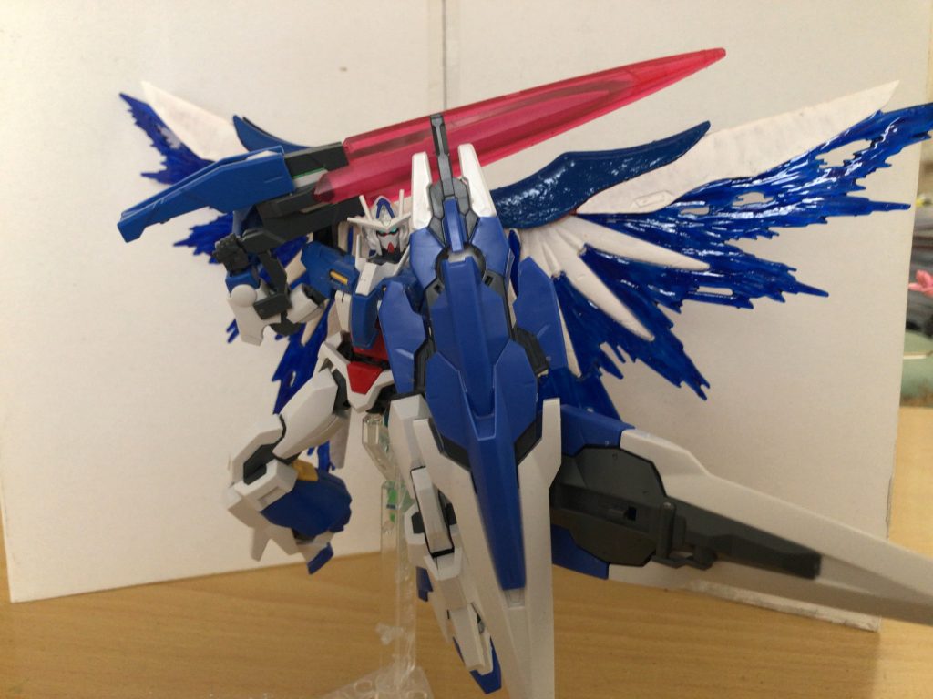 またGNフィールドを生成可能。ペーパープランで終わらせてたアナザー仕様をベースとしているため、蒼菫(詳しくはアナザーコネクティアガンダムを参照)も使える。