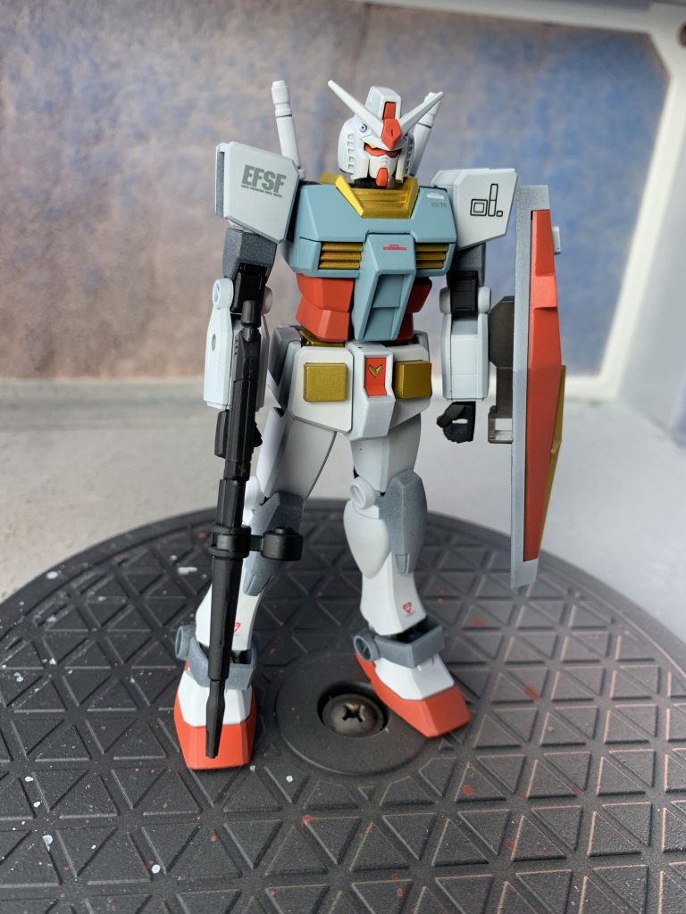 EGは色分けが細かいので、素直にパーツごとに塗装するだけでも楽しいです