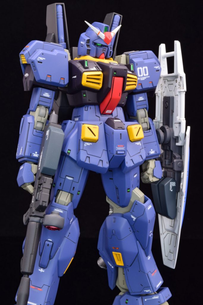 全体にスジボリやマイナスモールドを追加しディテールアップ。HGだけれど高精度に見えるよう自分なりに製作しました。
