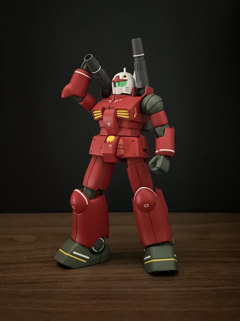 肩や手足のグレーはアニメに合わせてグリーングレーで塗装しました。