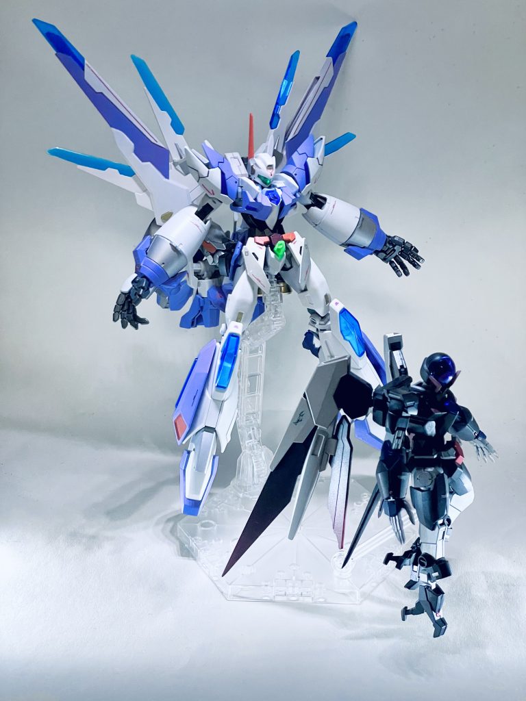 最後は前回に作ったアルスコアガンダムとのツーショットで。悪魔から天使へという感じに仕上がったんじゃないかなと思っています。最後まで見て頂き有難うございました!(≧∀≦)/