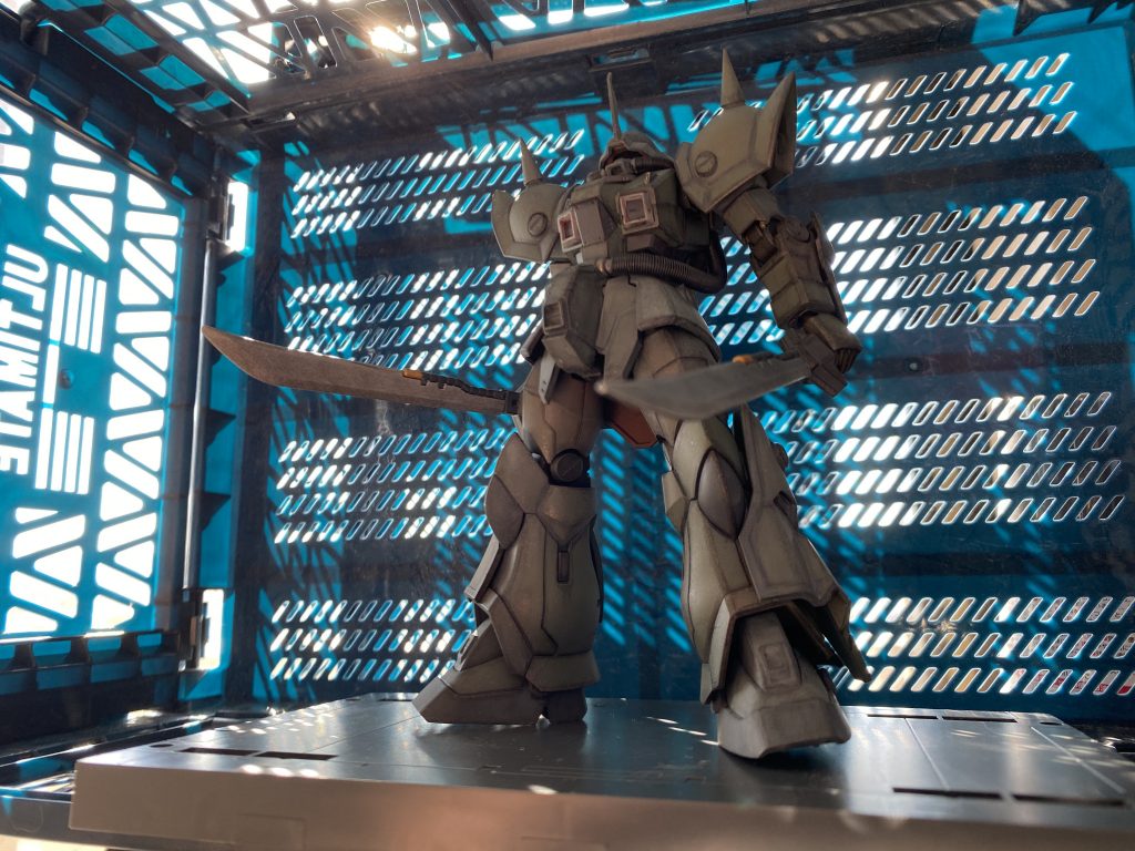 武装はジャイアントバズも考えましたが、イフリートはやはり二刀流が似合うと思います。