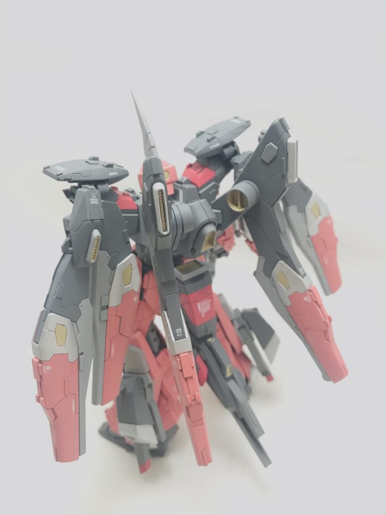 羽を肩にも付けたのでストフリとは違った後ろ姿になりました。ほんのりゼロカス感があって密かなお気に入りポイント。