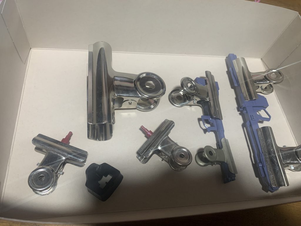 合わせ目のある部品