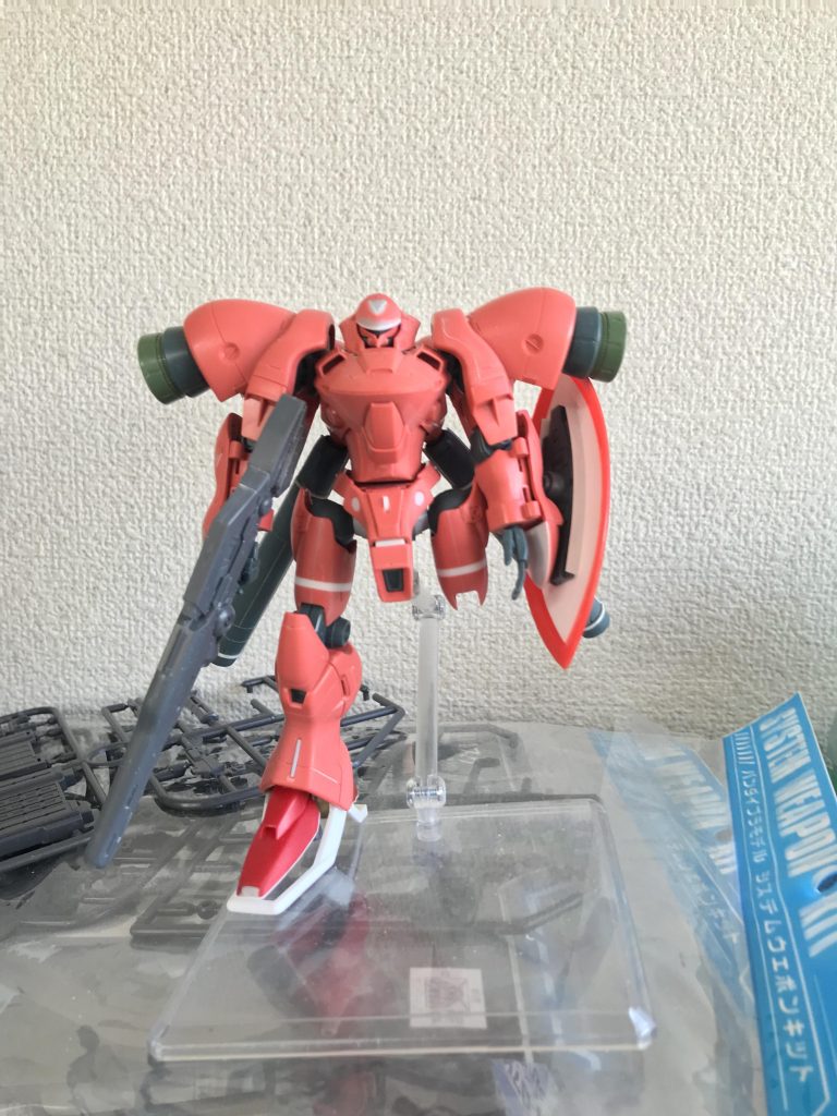 バーニアの大型化、シールドの追加＆改造、腰アーマーの内部構造チラ見せ、腕部アーマーの裏打ち、頭部の形状変更、太ももの延長などをしました。