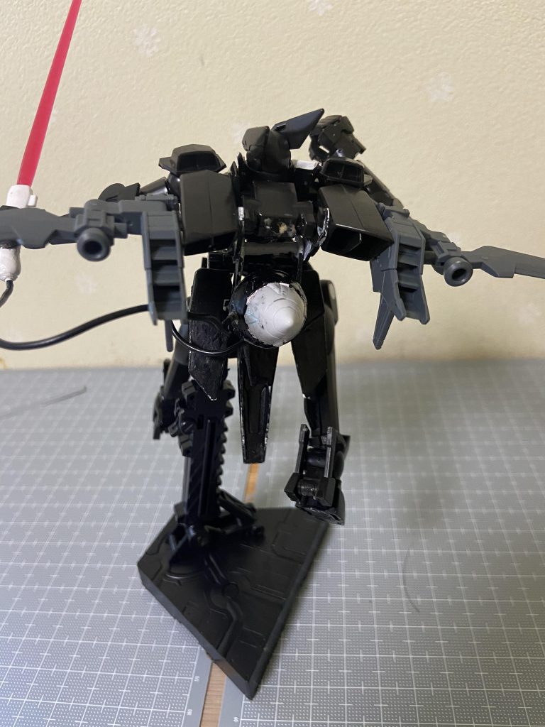 機体背面はこんな感じ30MMのパーツとジンクスIIIの腰パーツを使いました。