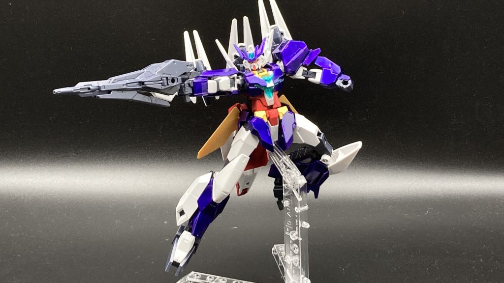 ではここから後期組まずはユーラヴェンガンダムからこちらはメッキシルバー後、マッキー紫でキャンディー塗装しています今回の塗装の中では、最も煌めいた機体だと思っています何より、マーカーにはない紫が表現できるので個人的お気に入りです‼️