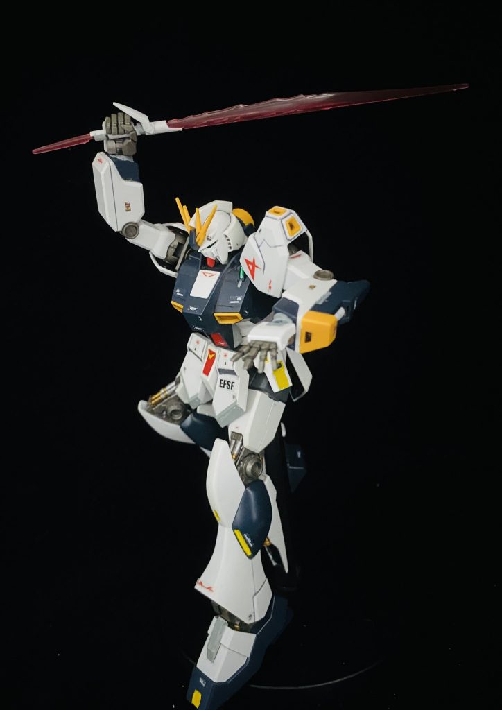 きりかかる!格闘もやれる男!