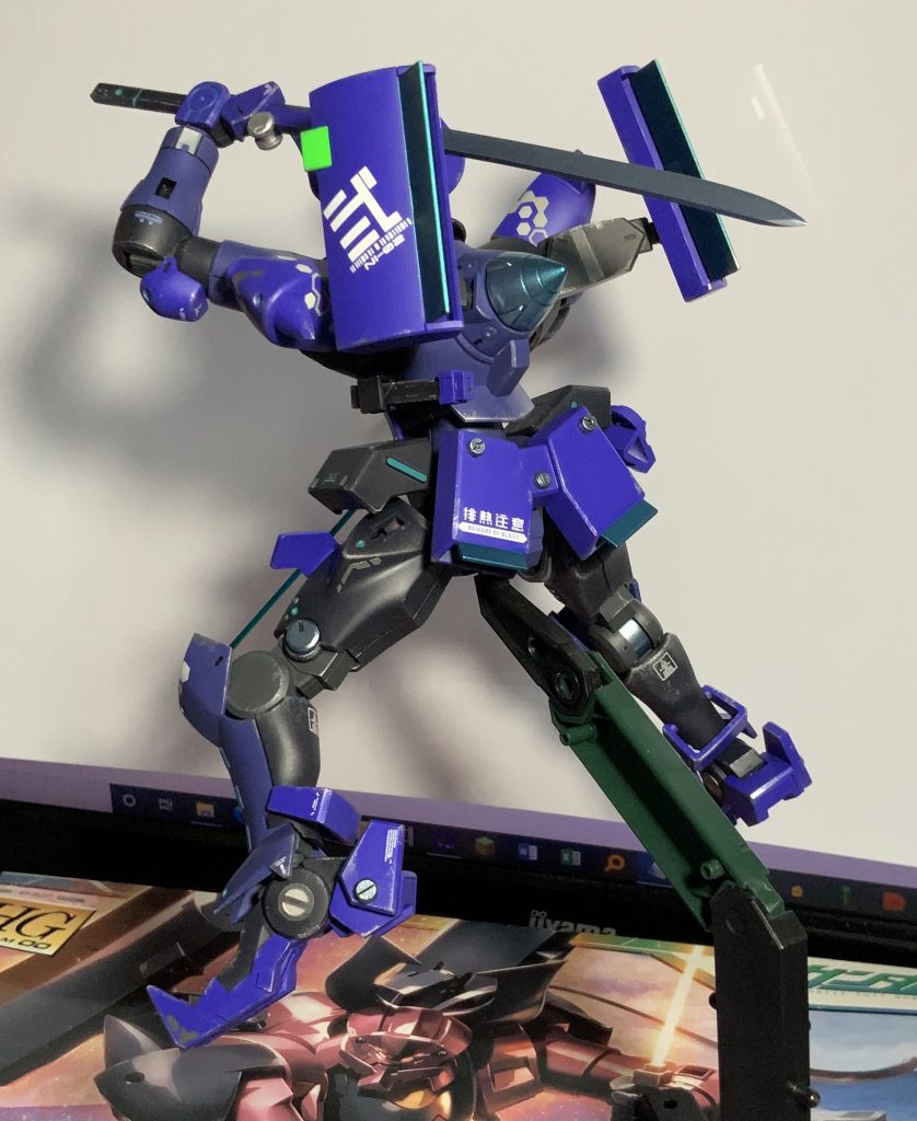 正面からだと漢字デカールが一切見えなかったので後ろからやっぱサキガケは漢字が似合いますね