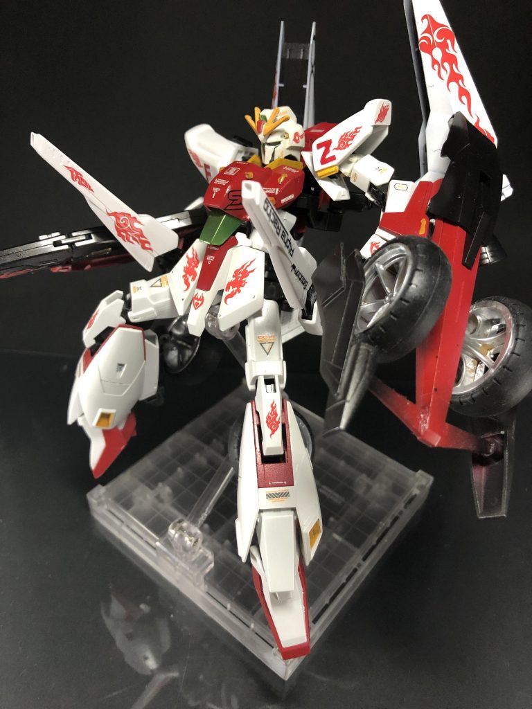 数少ないF91要素です。本当は背中にひっつけたかったですがZにひっつけるとなるとかなり小さかったので腰に携えました。