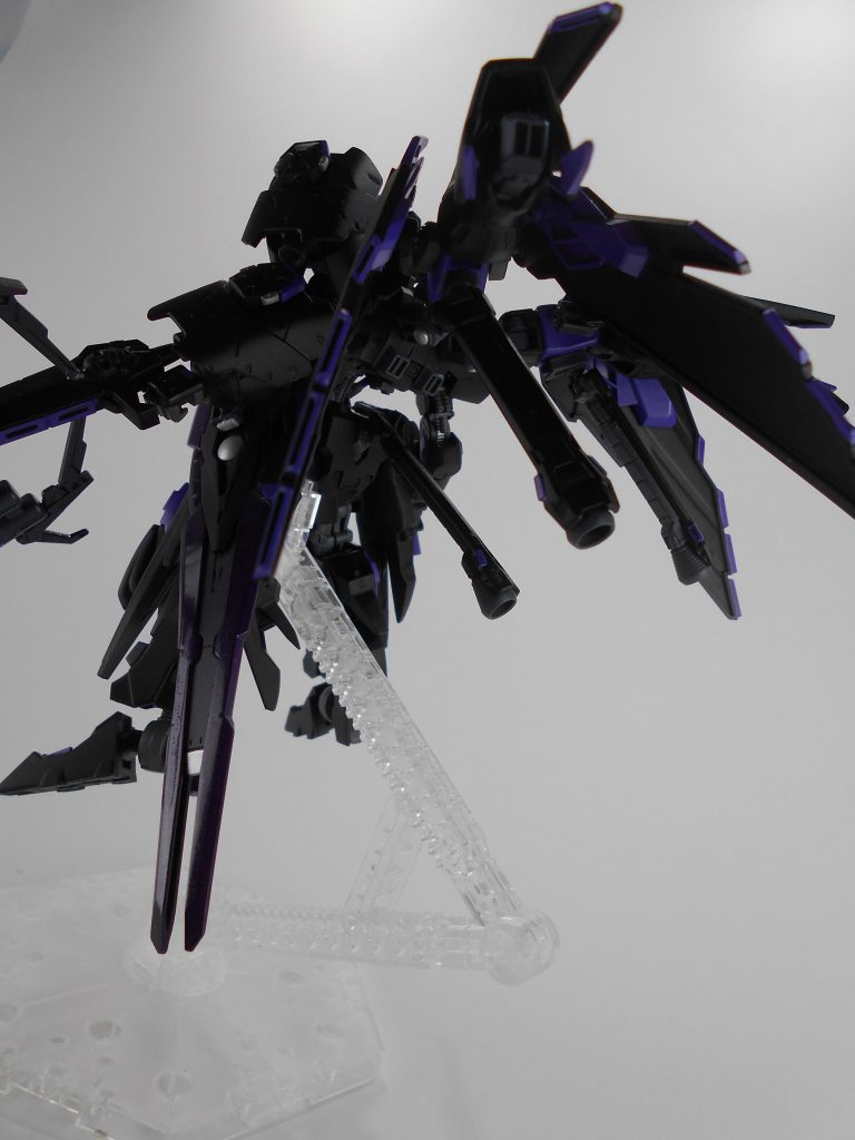 アピールショット2。バックパックにはバーニアを多く追加しています。