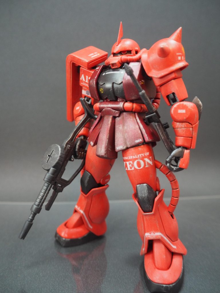 デカールはキットには付属てないので、家にあった1／100用のデカールを貼ってます