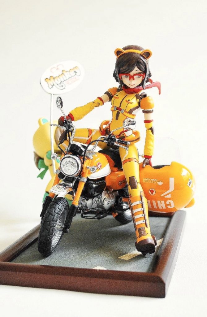 うつむき加減の上目遣いが、いつものチナちゃんじゃない『ライダー・チナちゃん』の大人びた表情に見えませんか?😊(自己満足論)