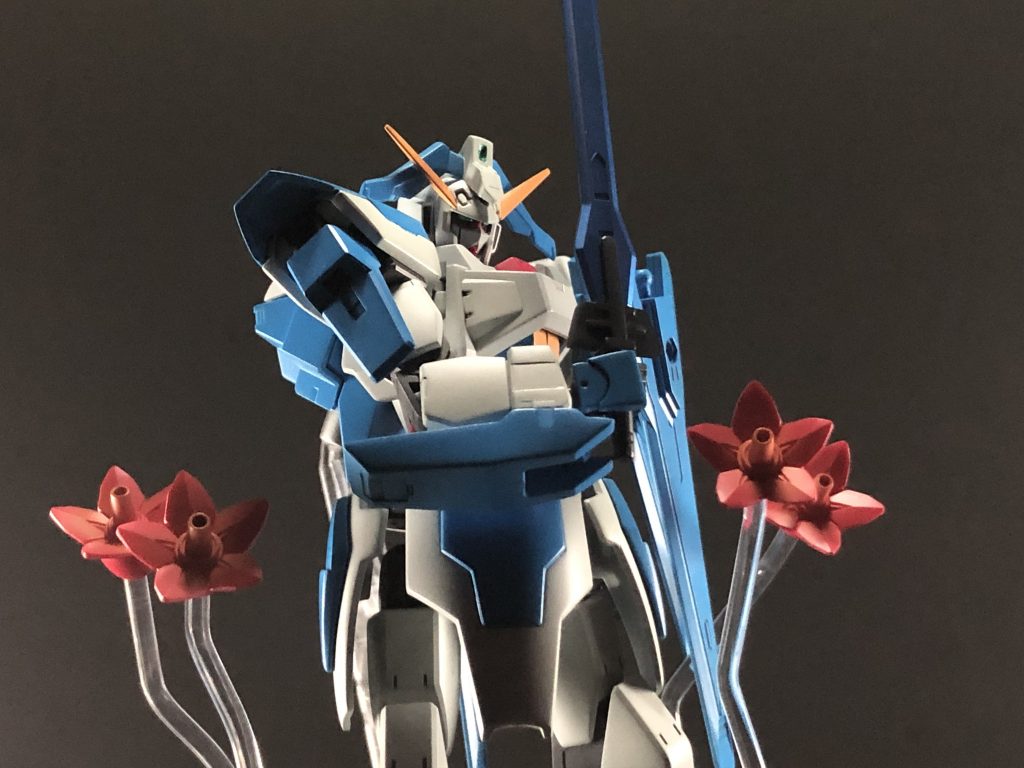 モチーフとしたガンダムローズでも特徴的なのが花弁状のビット!!ファルシアのものを使っています。ビットの名前はフルルビットです。前日に透明のプラ棒買ってきてただ曲げて刺したんですけど、クリア系で塗ればよかったなぁと後悔してます泣 まぁ加工でなんとか!!!