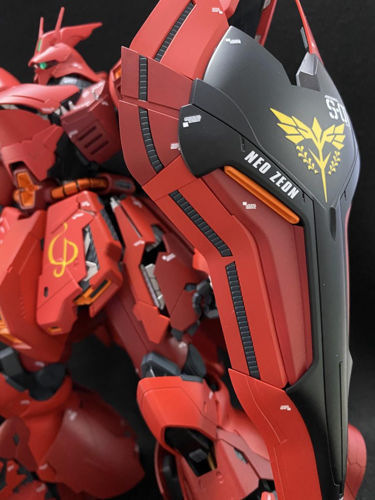 シールド。もの凄い存在感…。塗装が大変だった…。