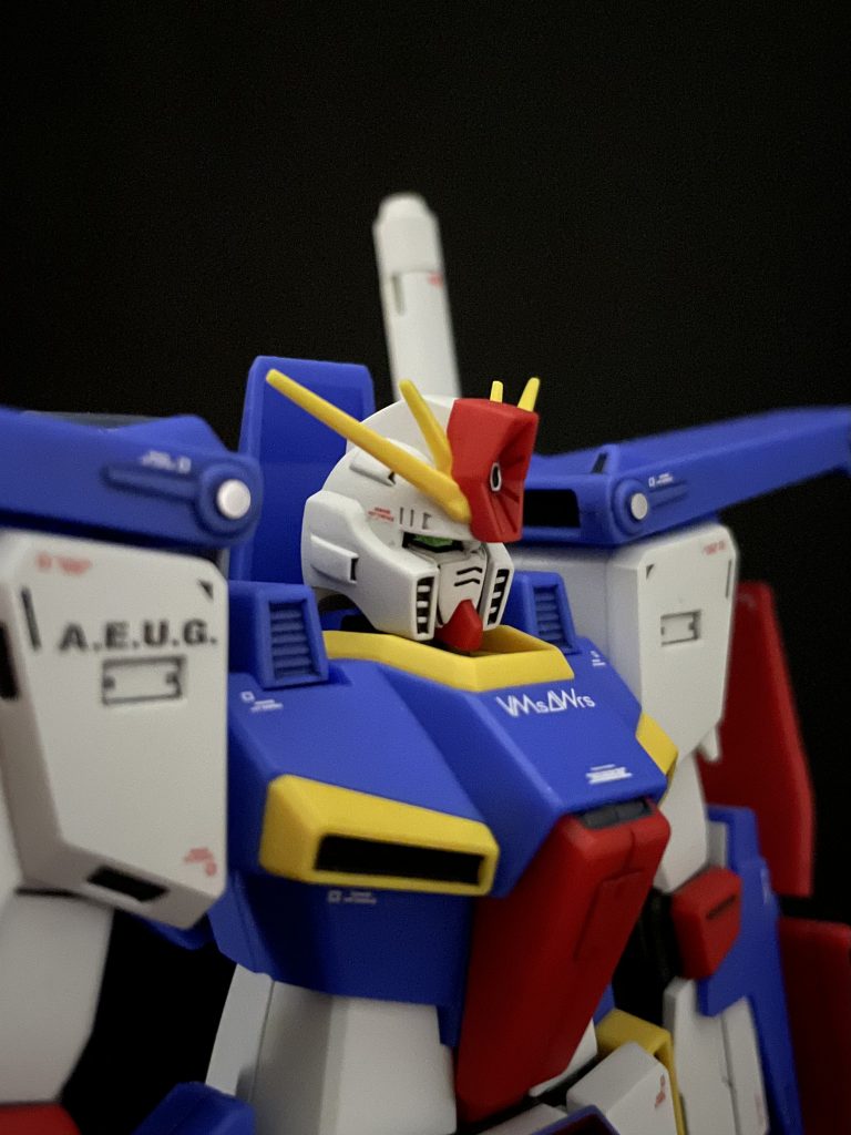 MGやKa signatureを参考にデカールを貼りました。