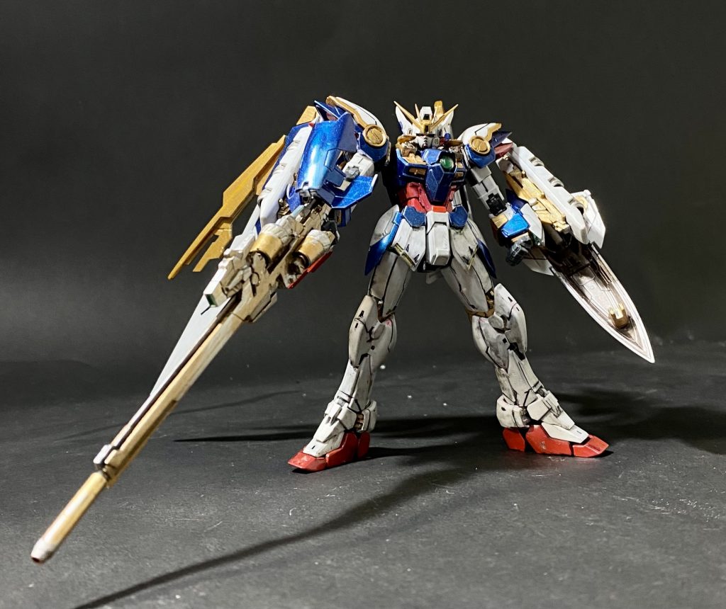 むちゃくちゃポージングしにくい機体ですね😆ちなみにシャドウ汚しの後に車用コーティング剤でガラスコーティングすると言う奇行に走ってます😊