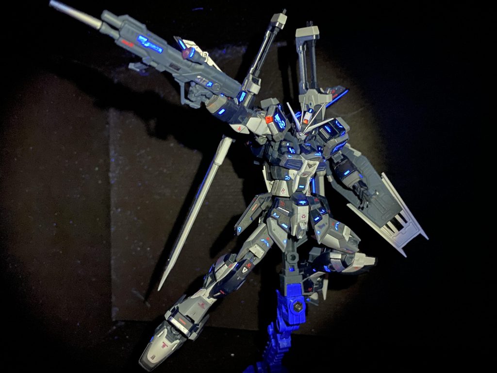 やっぱこのポージングはやらせたいですよね。何かしら弄るか迷った結果プロポーションなどもRGの中でもかなりいいプロポーションで弄るとこが見当たりませんでした。