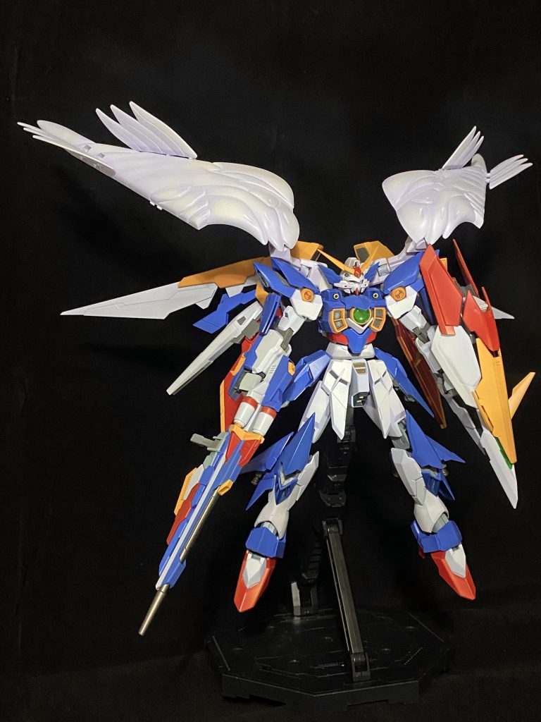 ファニーチェの造形の良さがウィングガンダム配色でも活きています。