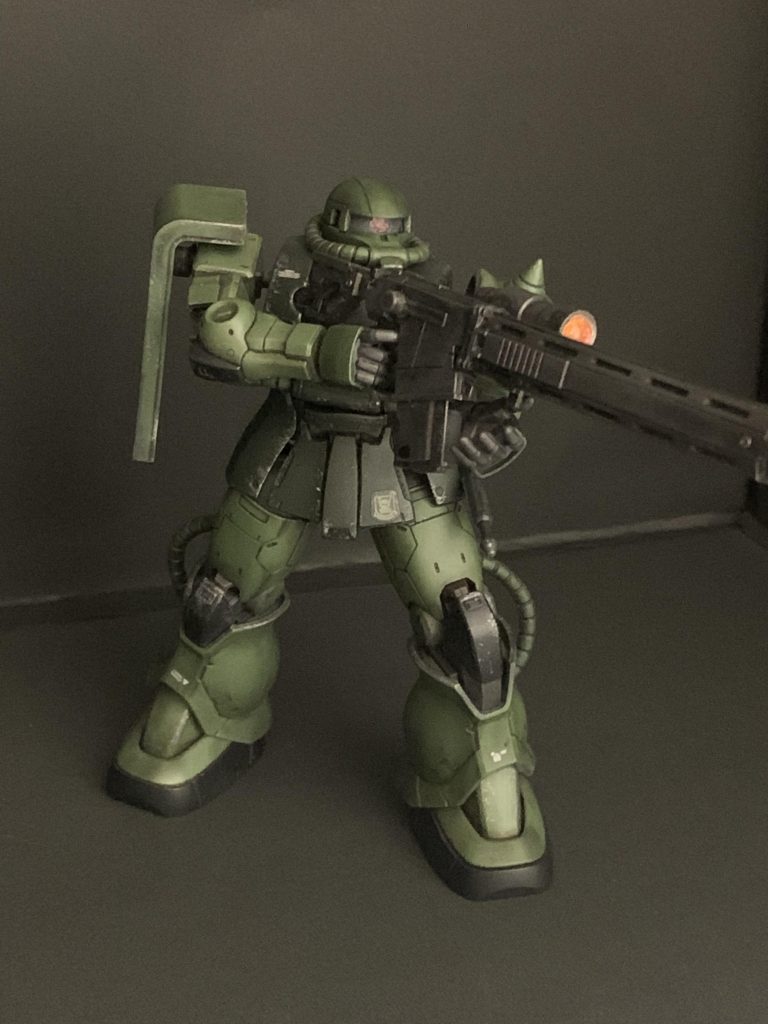 対艦ライフルのスコープ、頭部モノアイにHアイズ装着