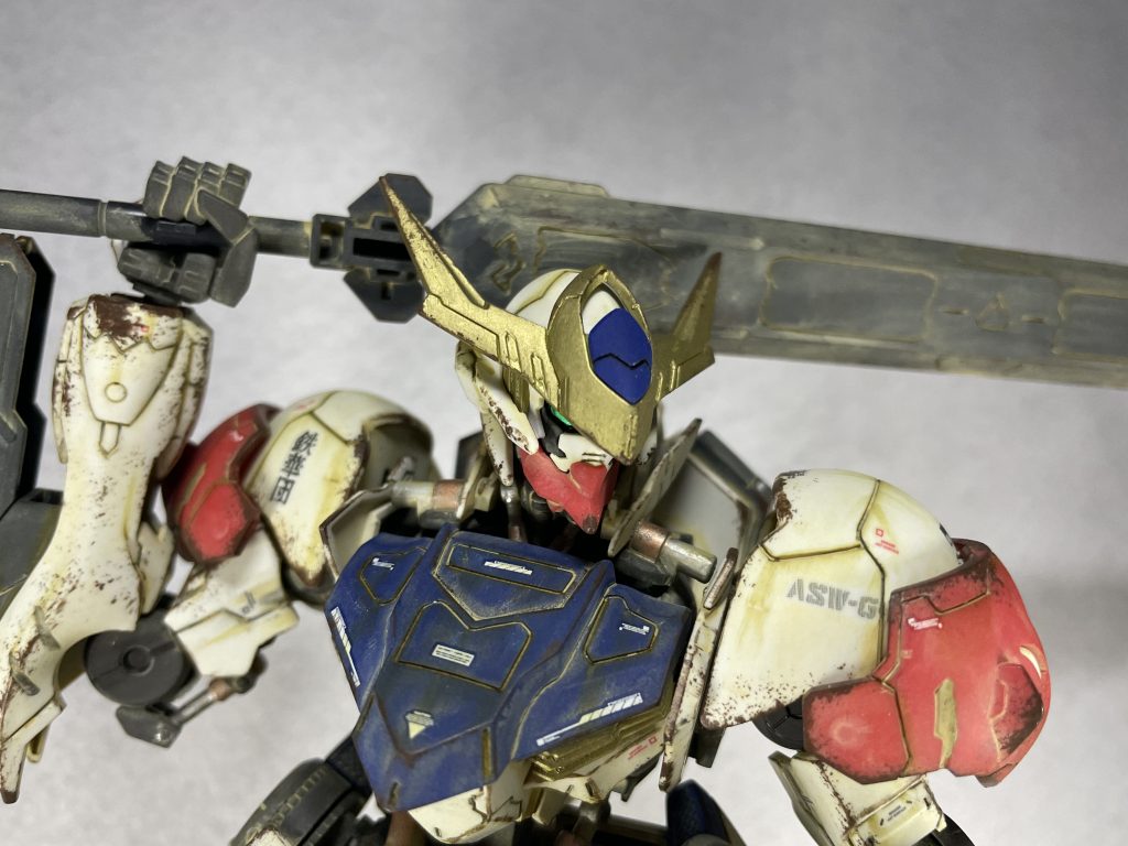 以上、ガンダムバルバトスルプスのウェザリング仕上げでした!1/100 サイズだとウチの撮影ブースが狭くて中々ポージング出来ませんでした(´°̥̥̥̥̥̥̥̥ω°̥̥̥̥̥̥̥̥`)ウェザリングも前よりは大人しめ(?)なのでゴチャゴチャ感は無い…はず!次回はもう少しあっさりものにもしようかと思います!