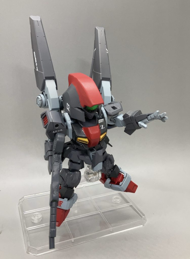 SDでも再現しました!まずはディアスベッド。クロスボーンガンダムの後頭部から作りました。カメラアイはクリアレジン。