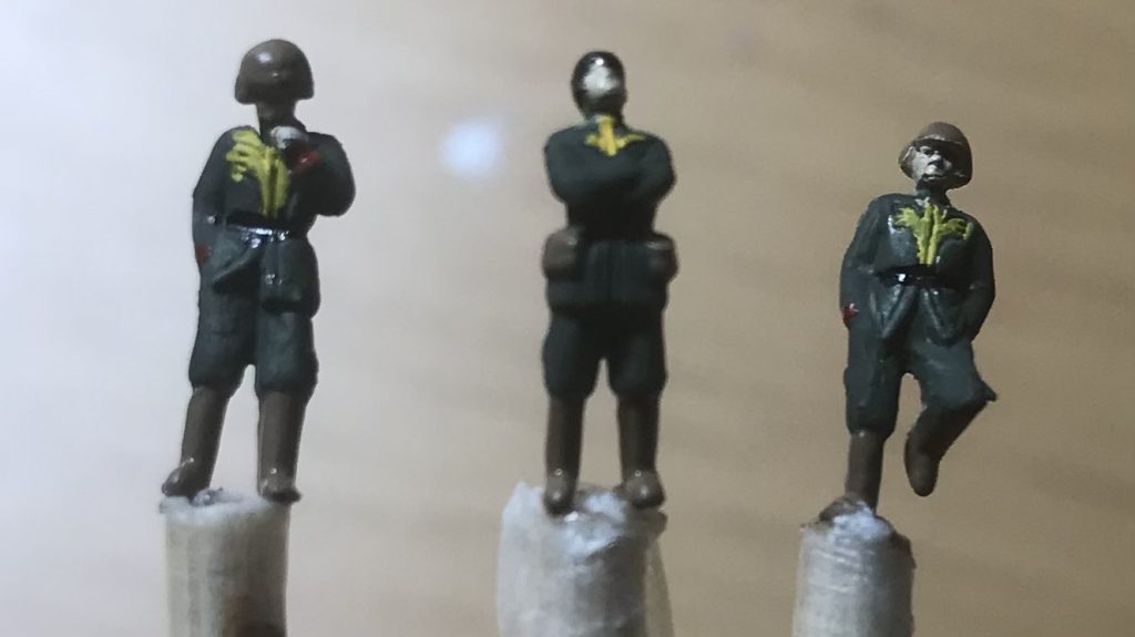 ジオン兵塗装。ハミでてるのはご愛嬌😗