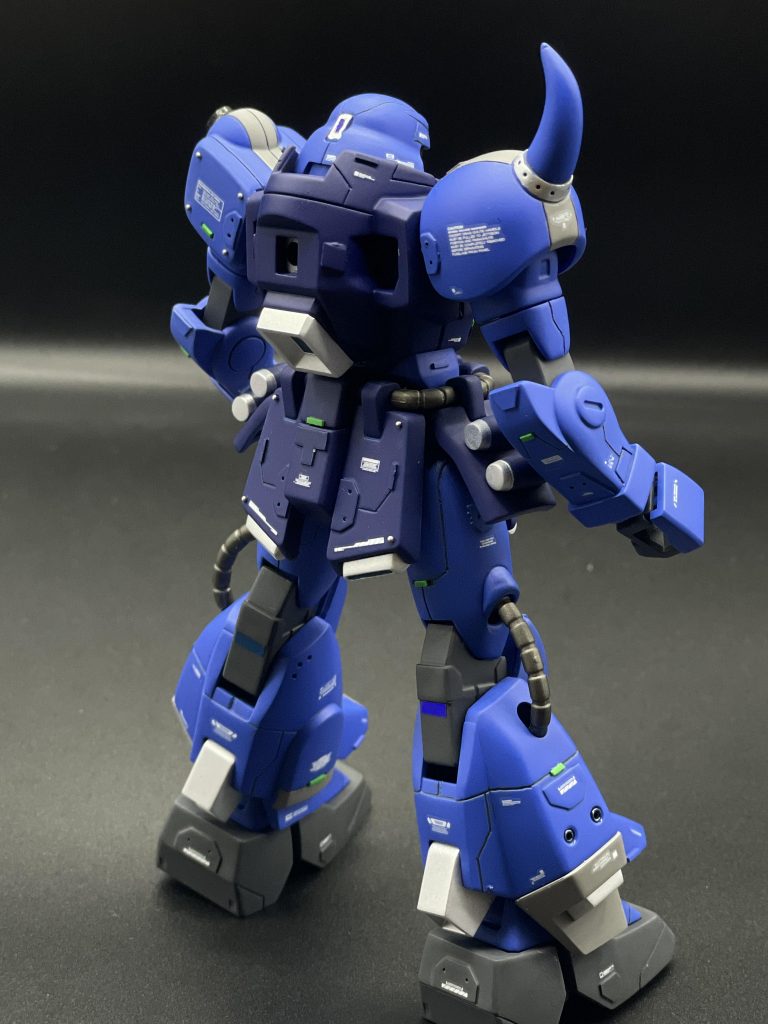 背面部分、装備無し。背面もディテール追加しており隙を無くしています。