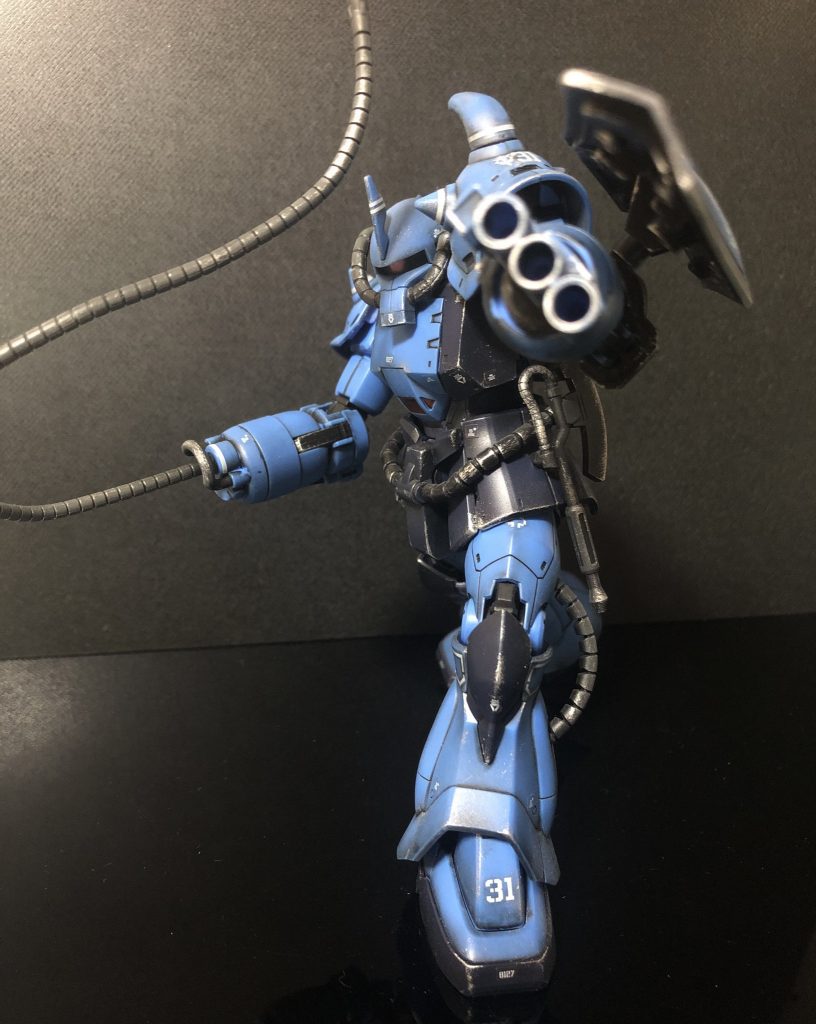 オリジン版はモールドも多く入っていて、可動も良く仕上がりがいいですね。