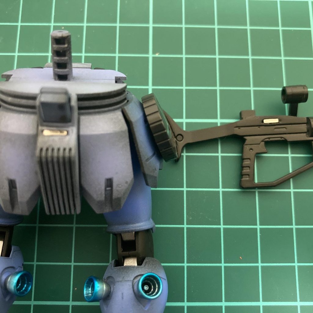 腰にマシンガンをマウントできるようハイキューパーツのネオジム磁石を埋めました