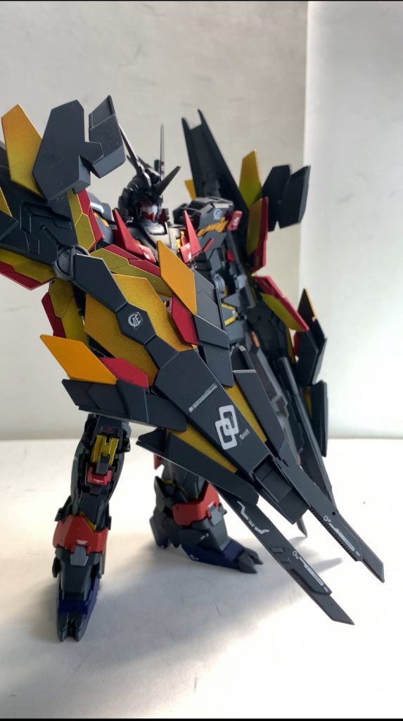 ここまで閲覧ありがとうございました。これで機体の説明とアピールショットは終わりになります。twitterの方では機体のデザインについて詳しく説明しているのでよろしければそちらもご覧下さい。以下アームドアーマーRBの制作工程の写真を載せておきます