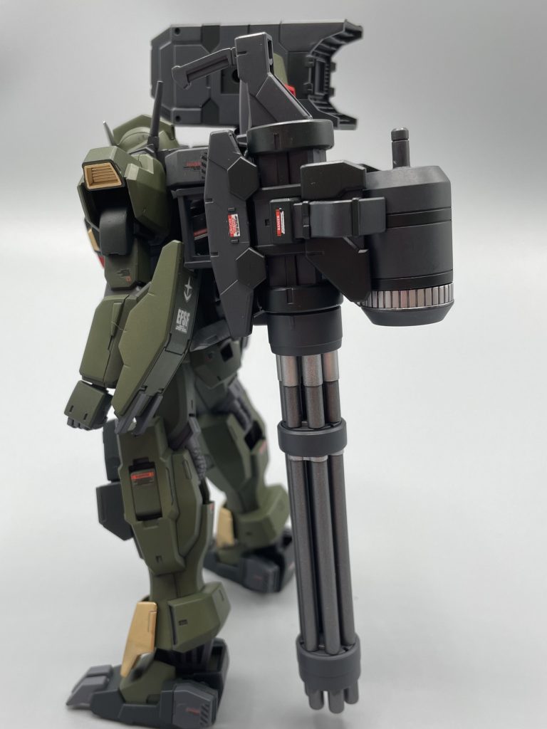 ゼットコンに向けて何か作るぞっ!とお店に行ったものの棚の陳列はとても寂しく…唯一あったZ機体がMk-Ⅱでした( *´罒`* )リバイブ版ということで素組でもとてもカッコ良かったのですが、折角なので何か弄りたいという気持ちがあり…そんななかガンダムブレイカー機体でダブルオークアンタコマンドが販売されるというニュースをみつけてしまい…!!Mk-Ⅱもコマンドガンダムにしちゃえーと改造しました笑