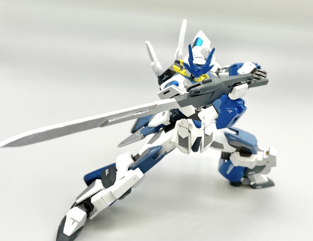 武器はシンプルなナイフとか太刀など