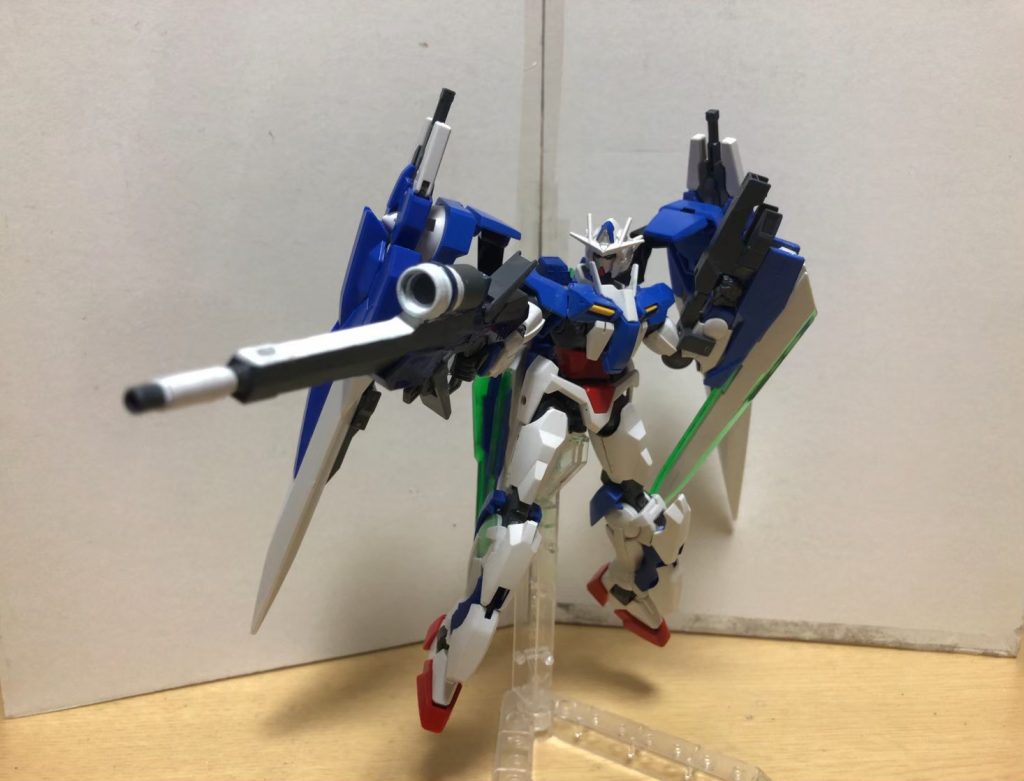 ロングレンジライフル「GNティアーズ」狙撃や味方の支援攻撃をするための専用武装。1回の射撃で10秒の照射時間を有する。射撃中に移動することも出来るが、移動速度が半減する。しかし、デメリットが機体特性の足を引っ張ると完成間近のテスト稼働でわかったため、廃された。