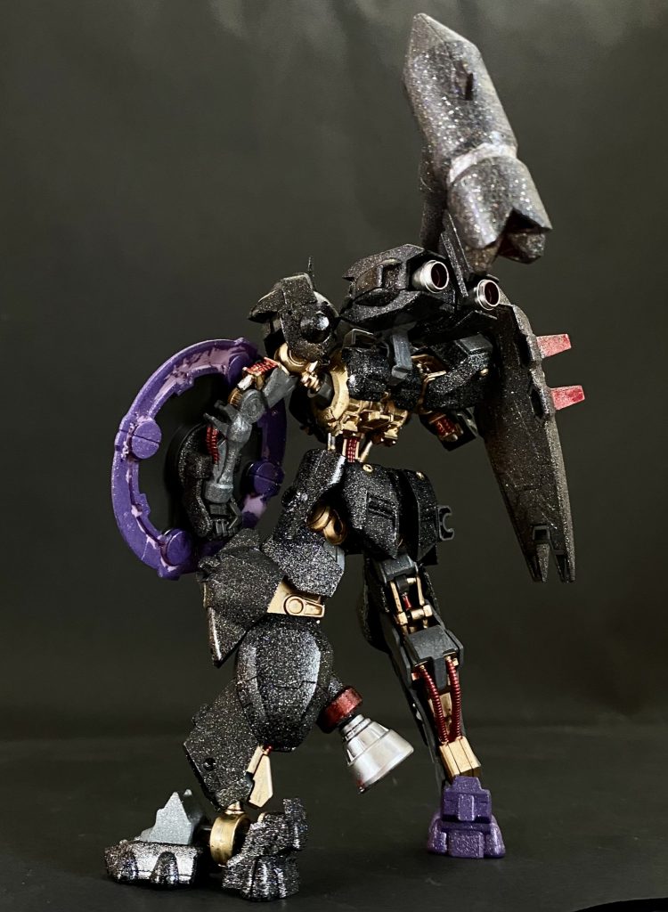 オルフェンズ機体はチラッと見えるフレーム色が良いですよね😊