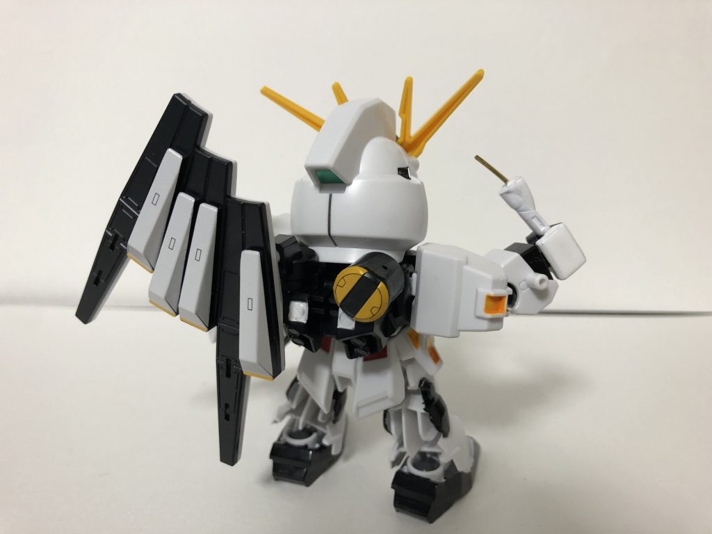 針金で接続しています。