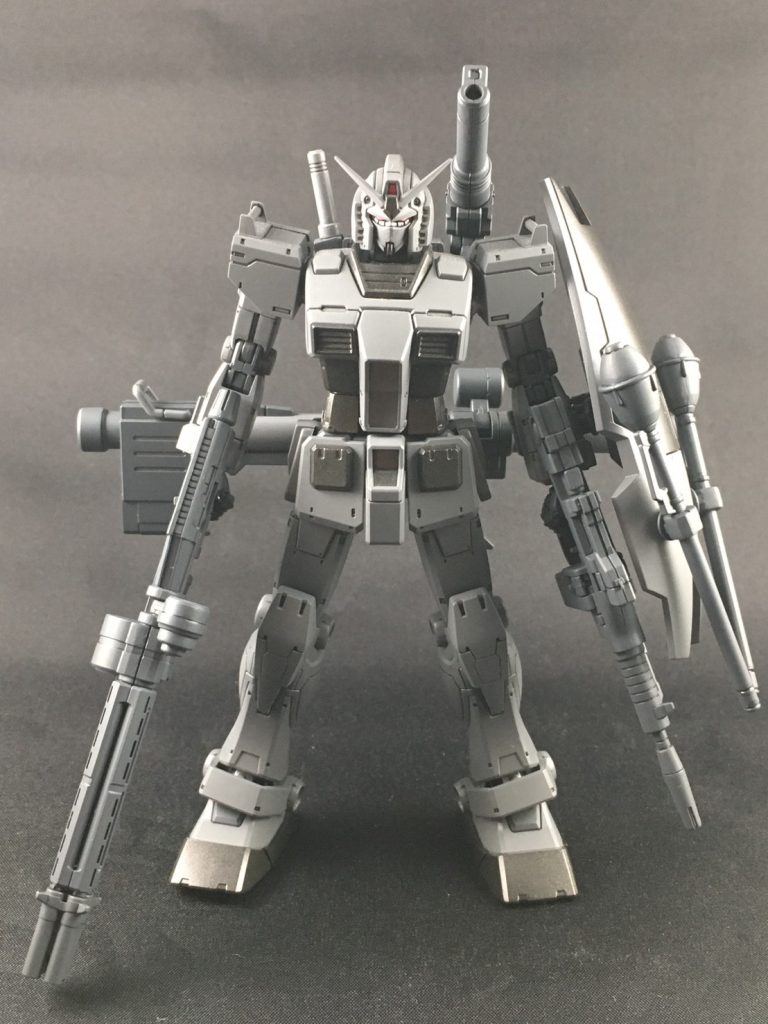 フル装備状態です、漫画「サンダーボルト」でイオがアトラスガンダムの武器が少ないことに嘆いてたのを見て「熟練パイロットが搭乗するとしたら、火器類は多ければ多いほどいいのでは」と考えたのが制作のきっかけです