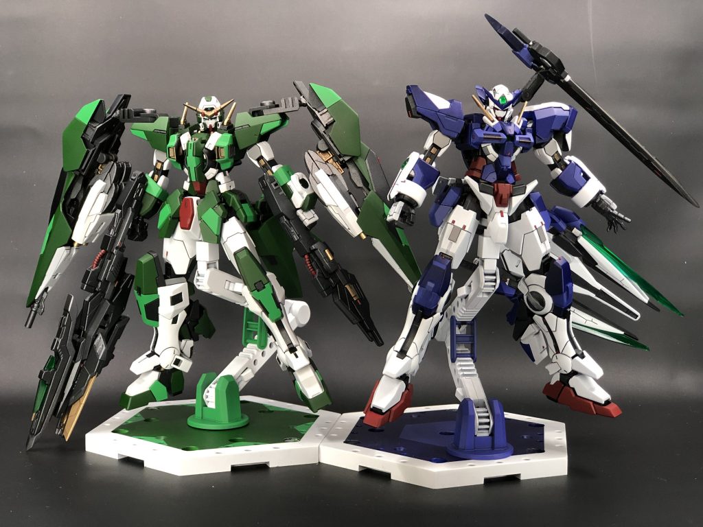 やんちゃしてた悪ガキが成長して立派になりましたの図です。いやー、エクシアと並べるとなかなか壮観ですね。感無量です。以上となります。最後までお付き合いいただきありがとうございました(´ω`)