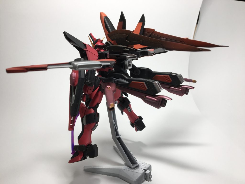 続いてバックショットです。個人的にかなりバランスの取れたパックパックになっているのではないかと思っております。ブレードの先は延長することでブレードとしての使い道だけでなくバックパックのデザインとしても映えるようにしております。